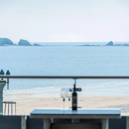 Waters Edge - 2 Bedroom Apartment - Tenby Exterior photo