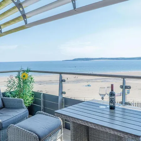 Waters Edge - 2 Bedroom Apartment - Tenby Exterior photo