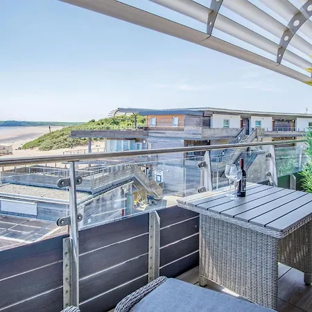 Waters Edge - 2 Bedroom Apartment - Tenby Exterior photo