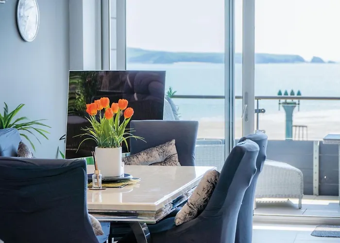 Waters Edge - 2 Bedroom Apartment - Tenby